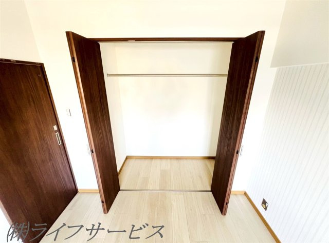 【収納】 | 塚本東コーポ | 洋室5.1帖/クローゼット有