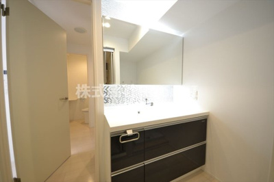 【洗面所】 | グラシア堺筋本町 | 使いやすい洗面所です