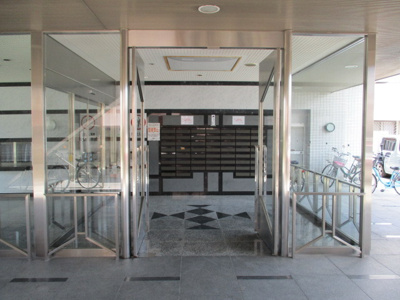 【エントランス】 | 生島リバーサイドマンションＤ棟 | 明るいエントランスです