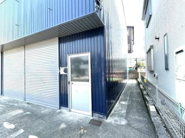 緑区若田３丁目倉庫付事務所の外観