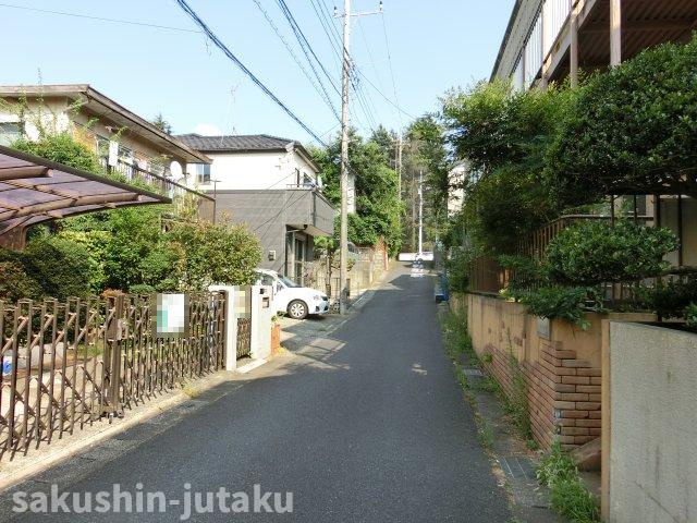柏井４丁目　売地の前面道路含む現地写真|南西側４ｍ公道面　間口約９ｍ　
