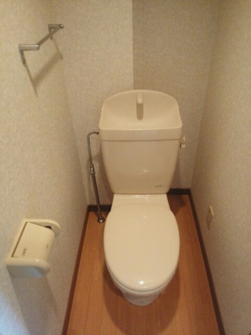 ジュネス黒髪のトイレ|コンパクトで使いやすいトイレです