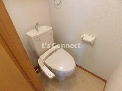 【トイレ】 | 第８メゾンアカマＢ棟 | 温水洗浄便座付きのトイレ。