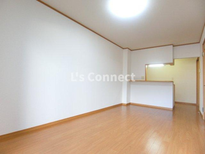 【内装】 | 第８メゾンアカマＢ棟 | 居室と寝室を分けて生活できる１ＬＤＫ。