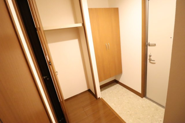 スカイパレットBの玄関