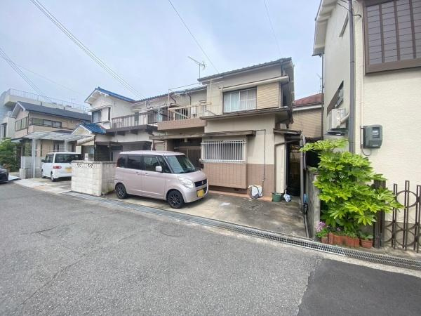 和歌山市有本中古戸建　オーナーチェンジ物件の前面道路含む現地写真