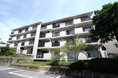 【外観】 | 【上質フルリノベ】鈴が峰第四住宅2号棟 | 現地（2023年7月28日10：00頃）撮影