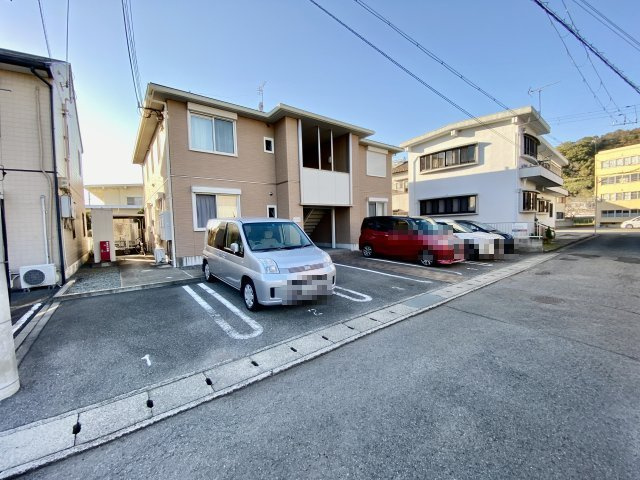 【駐車場】 | シャーメゾン岩本