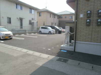 【駐車場】 | ルミエールⅧ