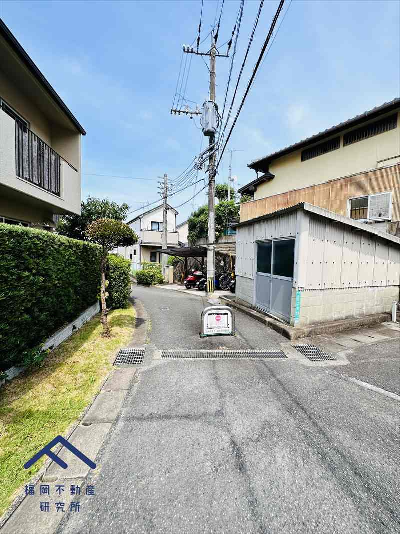 レイクタウン屋形原5棟の駐車場