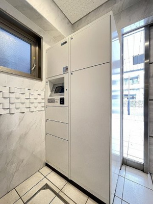 【その他共用部分】 | チェリオふれあいの丘 | 共用エントランスには宅配BOXがあるので荷物の受け取りもスムーズに♪再配達を依頼する手間が省けます☆