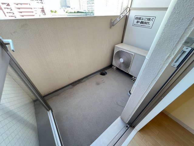 ルーセントオーデン難波のバルコニー