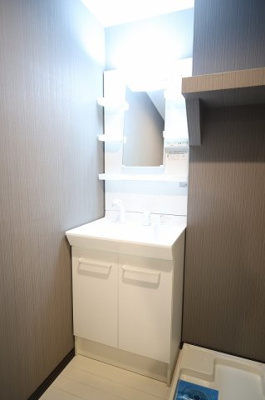 【洗面所】 | グランテラスAIRPORT NEXUS(グランテラスエアポートネクサス) | 別号室の写真になります。現況優先。