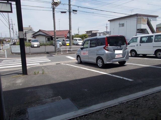 南区上浜町アパート付店舗２の駐車場