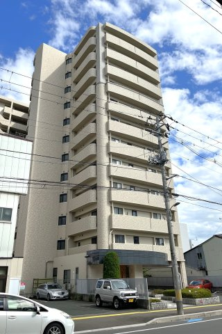クランズスクエア中央通の外観|落ち着いた外観です。
