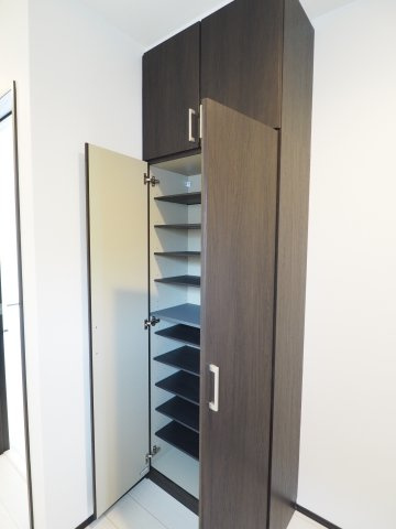 野田市柳沢　中古戸建　2号棟の収納|収納力のあるシューズボックスがあるので、靴が散らかりません(*´▽｀*)