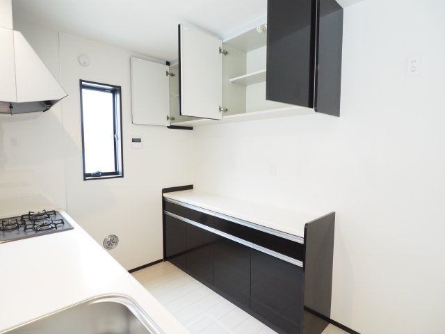 野田市柳沢　中古戸建　2号棟のキッチン|食器もたくさん収納できます(*^-^*)