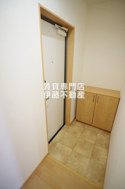 グランレーヴ黒川の玄関