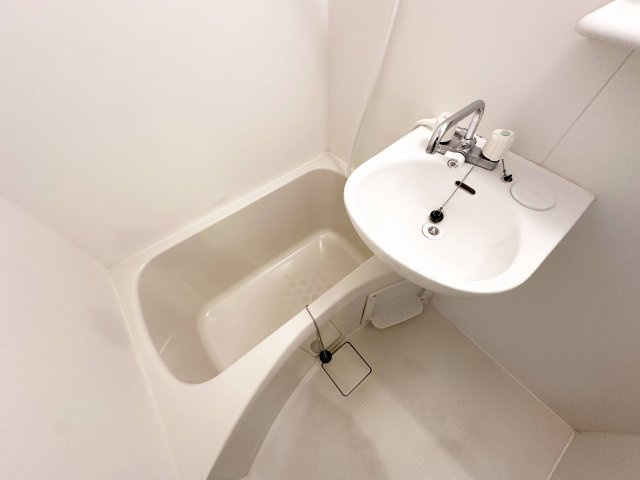 【浴室】 | ワンルーム・ヒロ | ※同物件、別のお部屋の写真です。設備は現況に従います。
