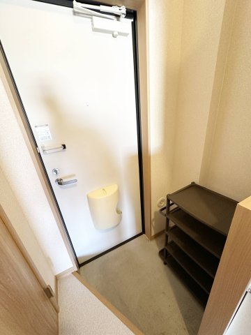 【玄関】 | ワンルーム・ヒロ | ※同物件、別のお部屋の写真です。設備は現況に従います。