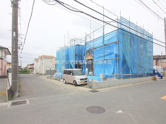 川越市小ケ谷2期　新築戸建の前面道路含む現地写真|北側約6.55ｍ～6.56ｍ公道/東側約5.29ｍ～5.30ｍ公道