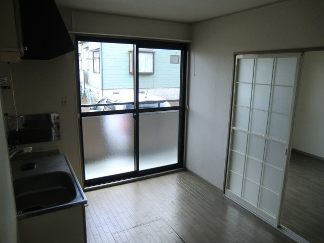 セジュール昭和A棟の居間・リビング