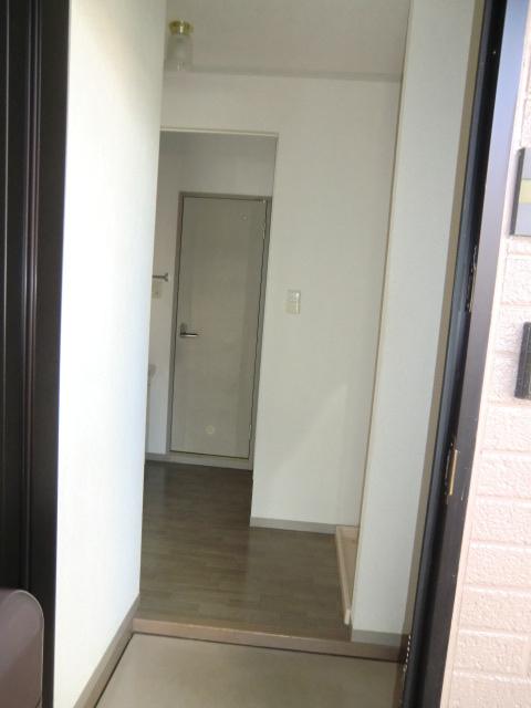 セジュール昭和A棟の玄関