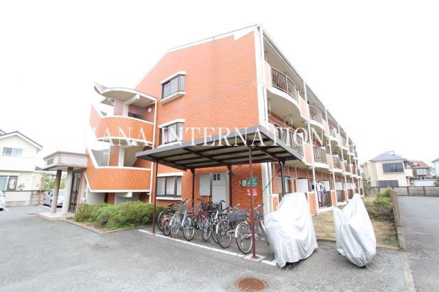 ウエストコート松村の外観