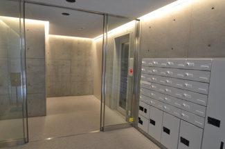 【エントランス】