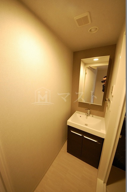 ララプレイス大阪城ＷＥＳＴＥＮの洗面所