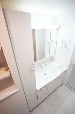 【独立洗面台】 | 千葉ポートイースト | ※同物件・反転タイプの写真です。