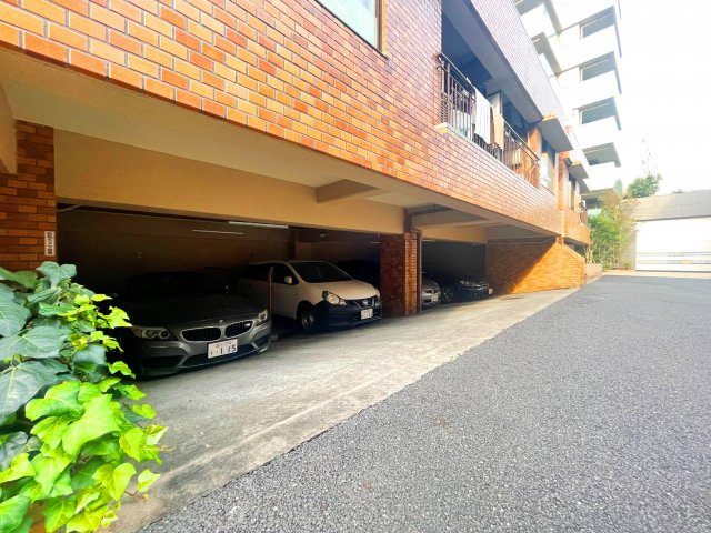 【駐車場】 | シャンボール南麻布 | ●新規内装スケルトンフルリノベーション！