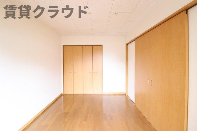 ピースコートの寝室|落ち着いた色調の寝室です
