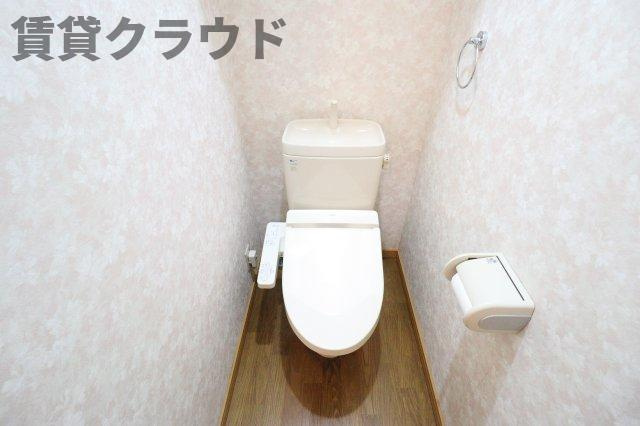 ピースコートのトイレ|落ち着いた色調のトイレです