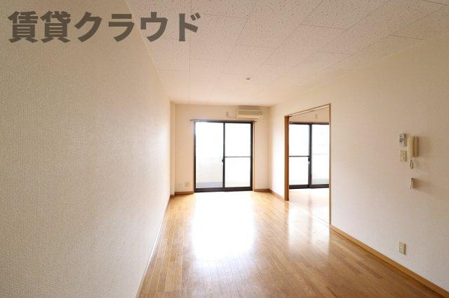 ピースコートの居間・リビング|ゆったり過ごせるリビングです