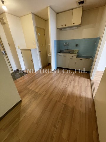 第1三井ビルの内装|明るい色調の室内です