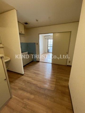 第1三井ビルの居間・リビング|こちらの居間で趣味の時間をお楽しみください