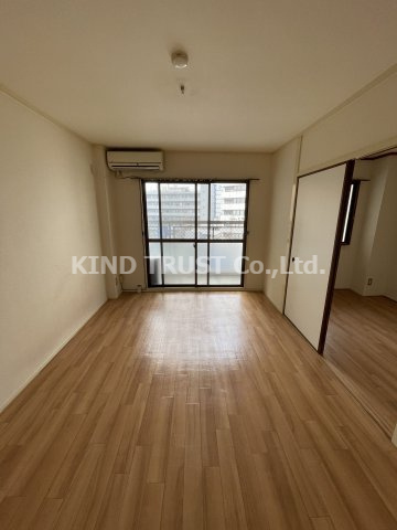 第1三井ビルの居間・リビング|使いやすいリビングです