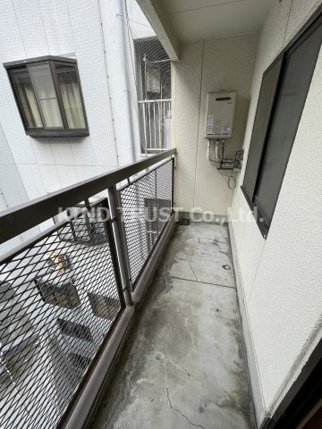 第1三井ビルのバルコニー|外からの目が気にならないバルコニーで洗濯物が干せます