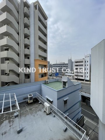 第1三井ビルの駐車場|車をお持ちの方に嬉しい駐車場付きの物件です