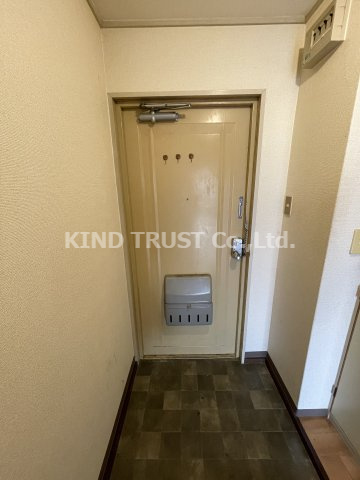 第1三井ビルの玄関|落ち着いた玄関です