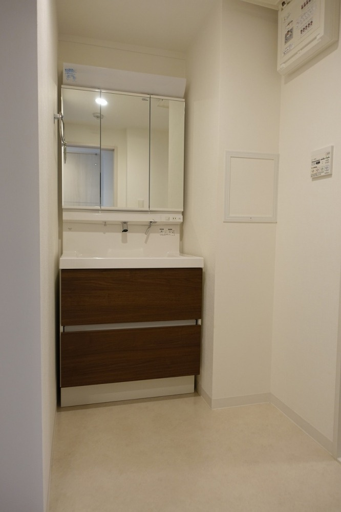 プリマヴェーラ甲子園一番町の独立洗面台