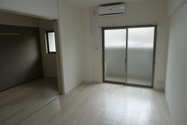 プリマヴェーラ甲子園一番町の居間・リビング