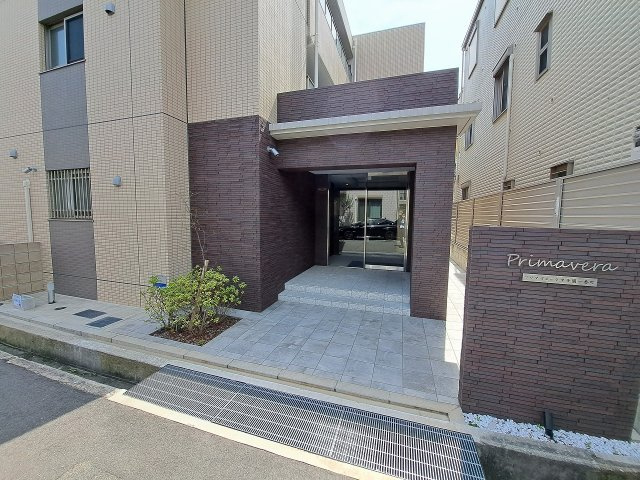 プリマヴェーラ甲子園一番町のエントランス