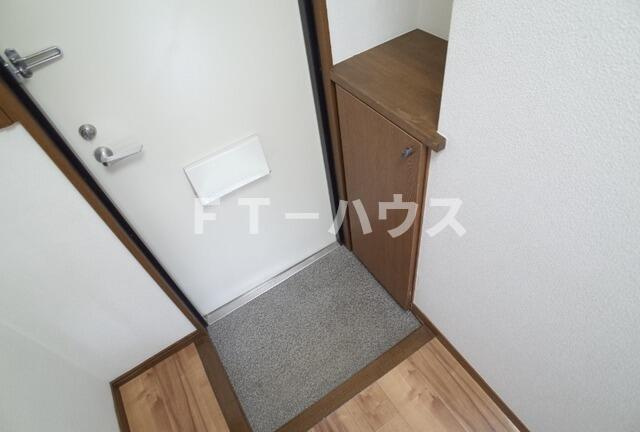 山京マンションの玄関