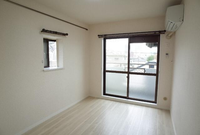 ジョイフル津田沼の居間・リビング