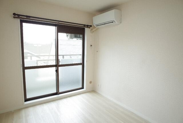 ジョイフル津田沼の居間・リビング