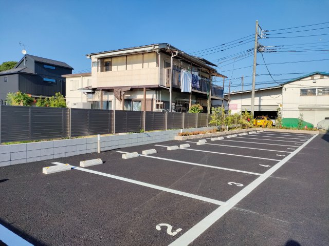 トゥインクル　ヴィータの駐車場