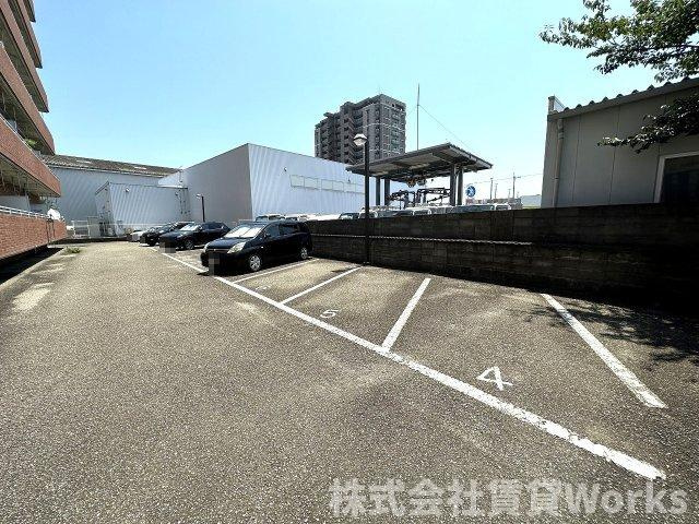 第19柴田マンションの駐車場|カースペースがあります