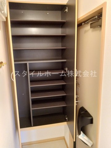 【玄関】 | リビングタウン下地Ｆ | イメージです。
